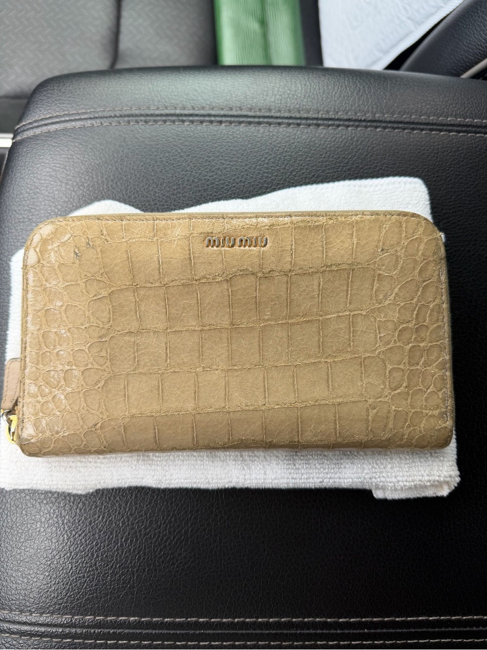 Authentic Miu Miu Beige Croc-Embossed Leather Zip Wallet w/COA Fair condition